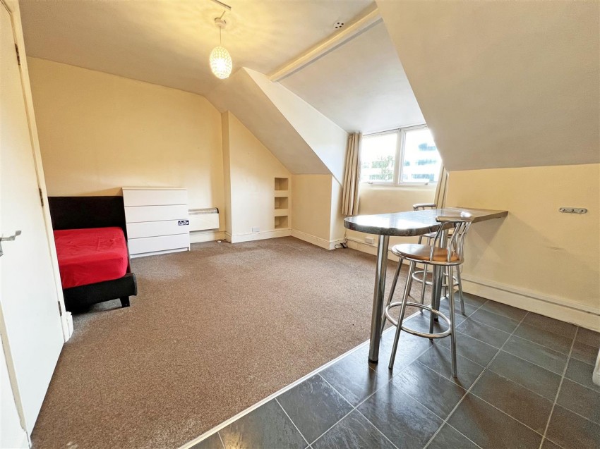 Flat 5, 401, Bath Road, Arnos Vale, Bristol, BS4 3EZ