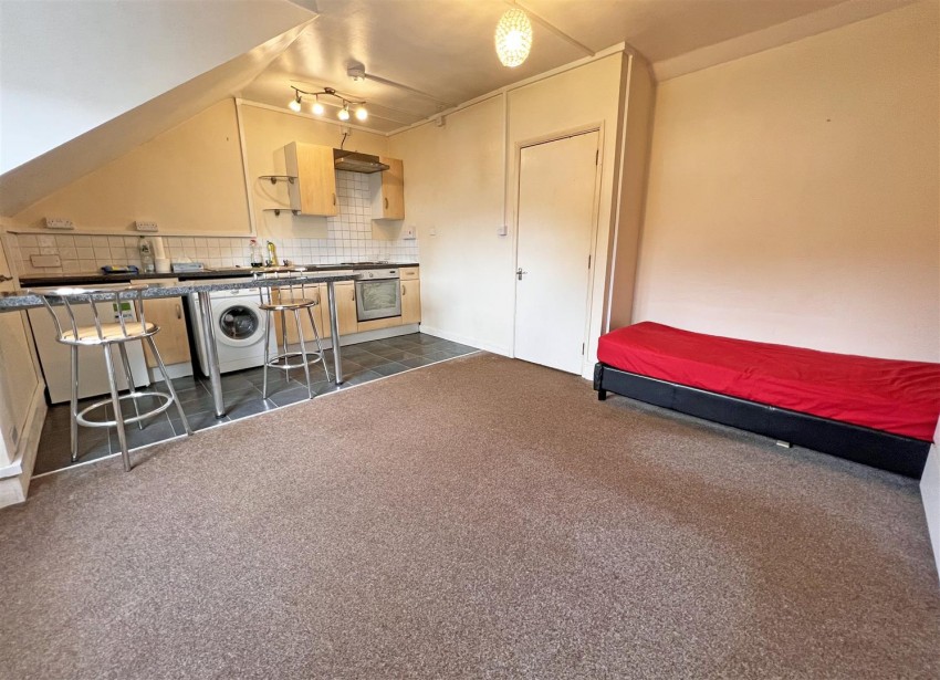 Flat 5, 401, Bath Road, Arnos Vale, Bristol, BS4 3EZ
