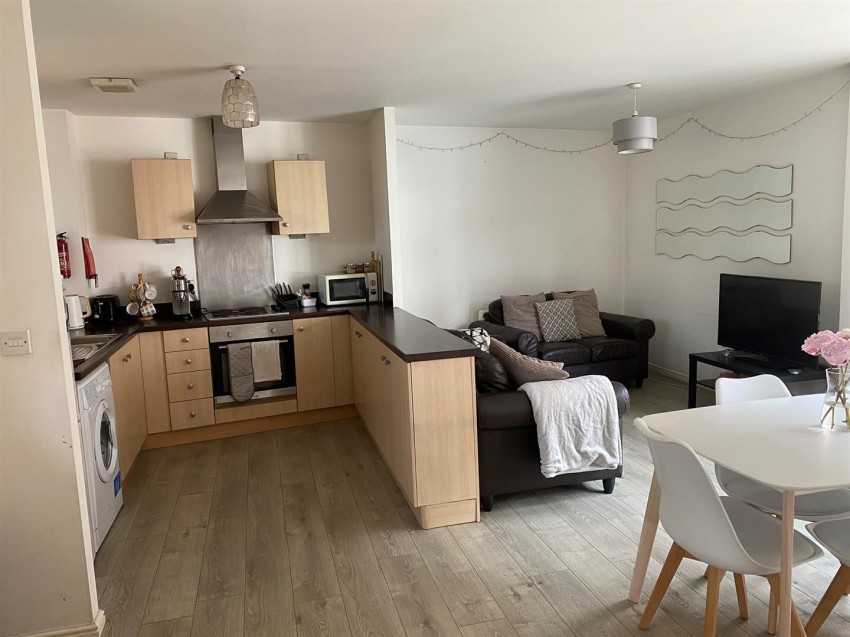 13 The Plaza Anvil Street Bristol BS2 0QF 2 Bedroom House