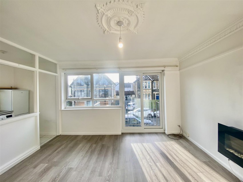 Images for Holmes Grove, Bristol