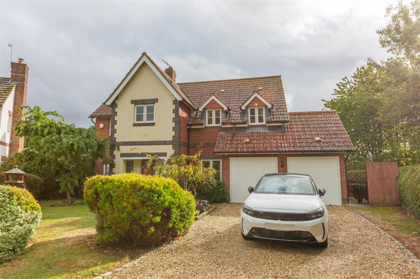 Images for Berwick Close | Easter Compton