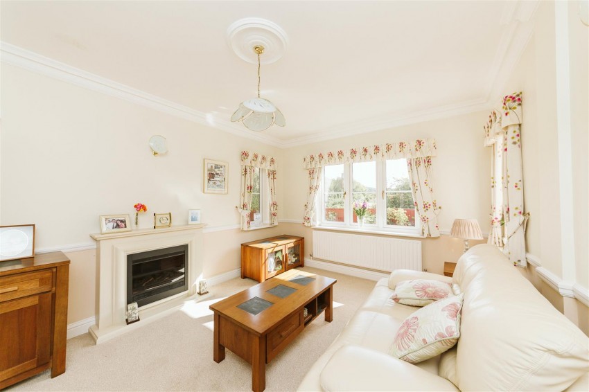 Images for Berwick Close | Easter Compton