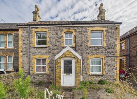 View Full Details for 52 Station Road, Yate, Bristol BS37 4PW