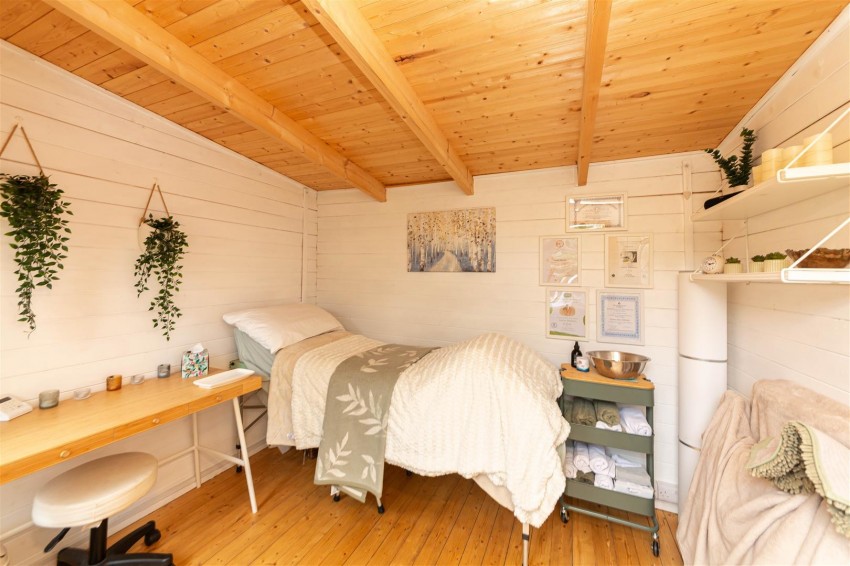 Images for Metford Road | Redland