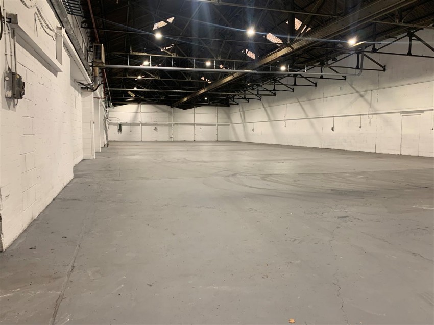 Images for Large Unit To Let in Kingswood, Bristol