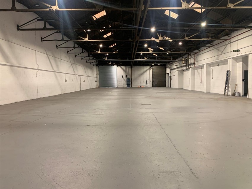 Images for Large Unit To Let in Kingswood, Bristol