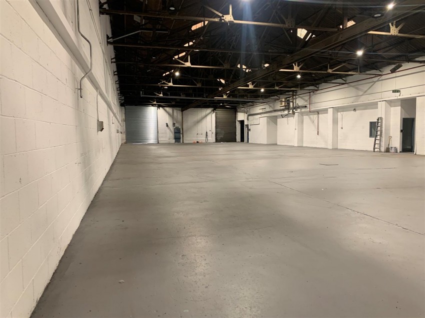 Images for Large Unit To Let in Kingswood, Bristol