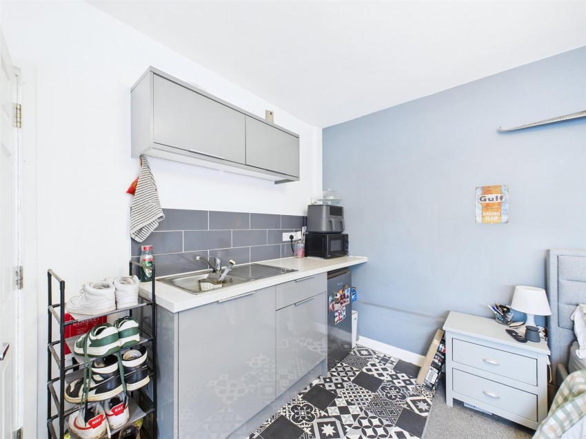 Images for 8-BEDROOM HMO - Gipsy Patch Lane, Little Stoke, Bristol