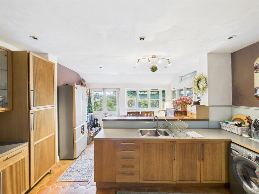 16, Springfield Road, Pill, Bristol, BS20 0DP