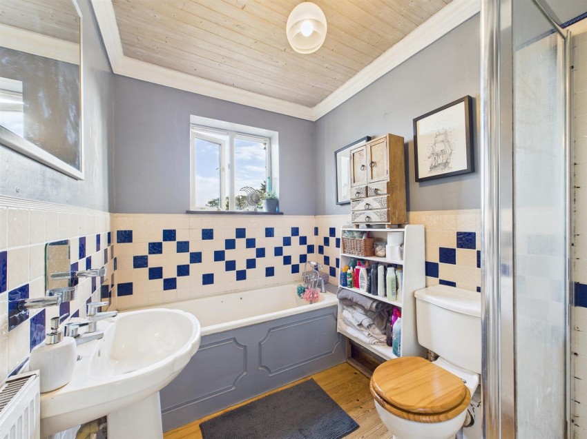 16, Springfield Road, Pill, Bristol, BS20 0DP