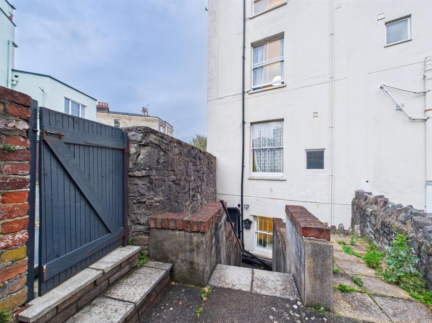 2, Clevedon Terrace, Cotham, Bristol, BS6 5TX