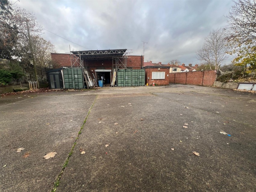 Images for Large Showroom/Unit in Mangotsfield