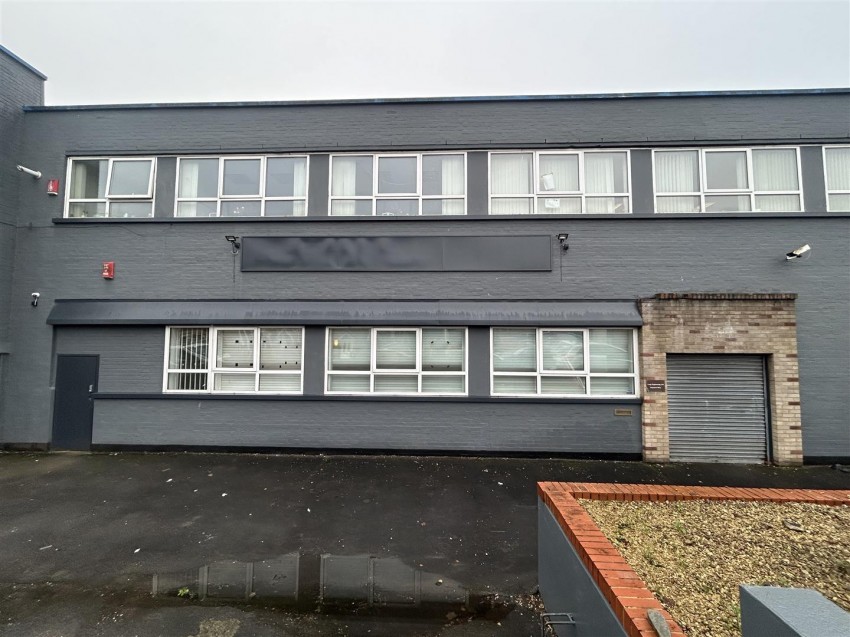 Images for Large Unit To Let in Kingswood, Bristol