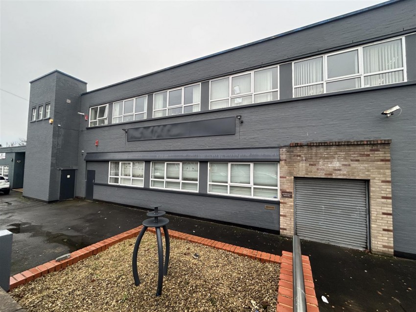 Images for Large Unit To Let in Kingswood, Bristol