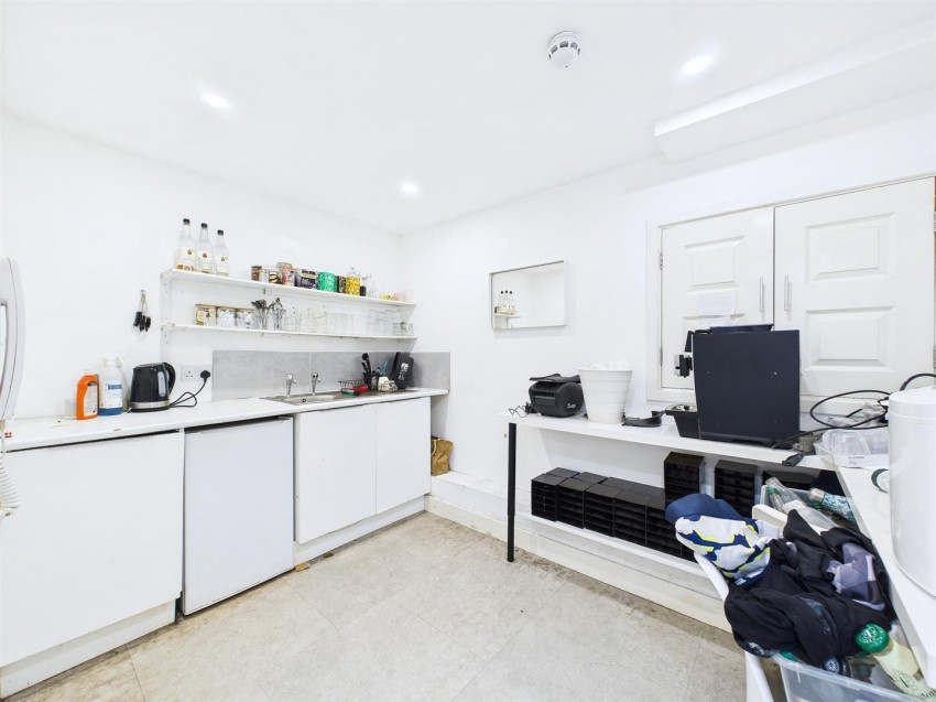 The Plaza Unit, Millennium Promenade, Harbourside, Bristol, BS1 5SY