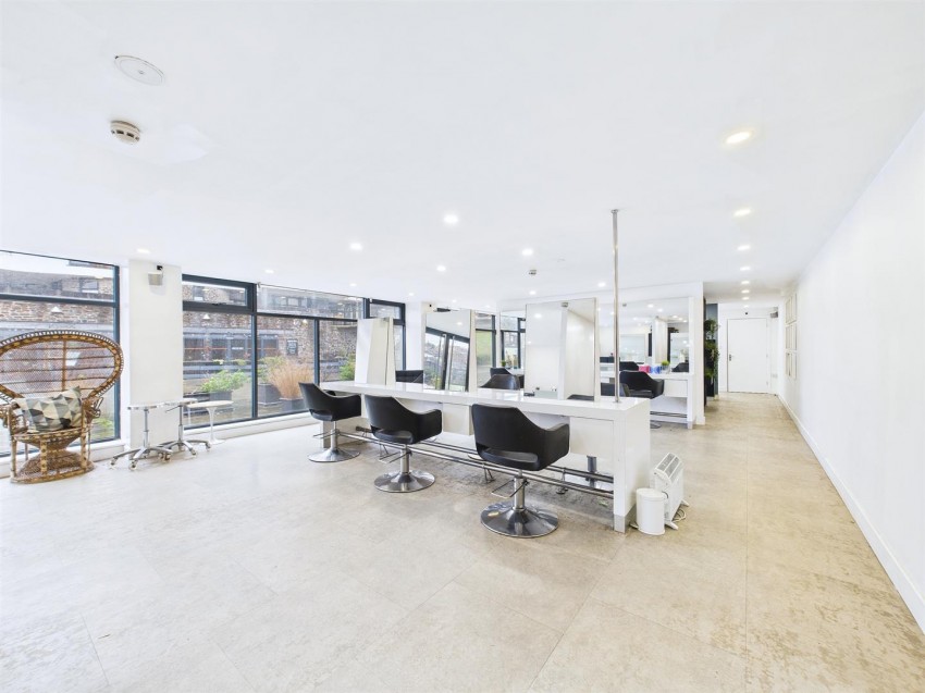 The Plaza Unit, Millennium Promenade, Harbourside, Bristol, BS1 5SY