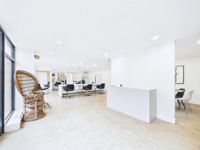 The Plaza Unit, Millennium Promenade, Harbourside, Bristol, BS1 5SY