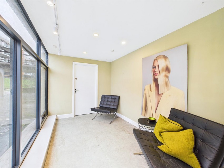 The Plaza Unit, Millennium Promenade, Harbourside, Bristol, BS1 5SY