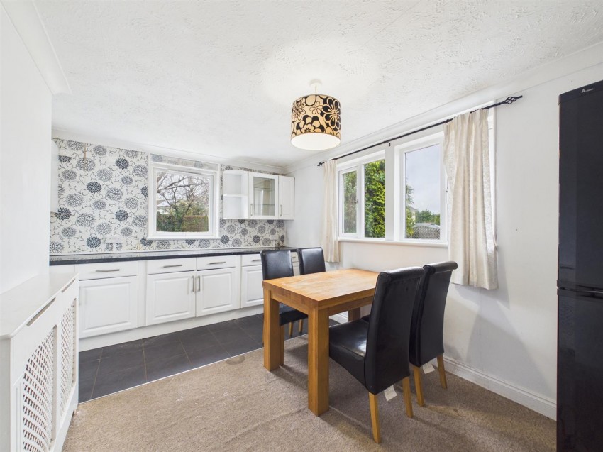 81, Stroud Road, Patchway, Bristol, BS34 5EN