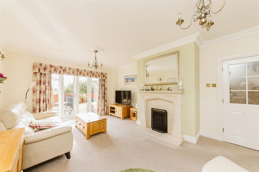 Images for Berwick Close | Easter Compton