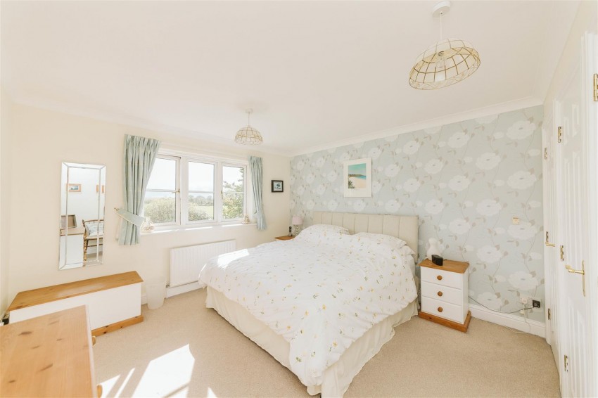 Images for Berwick Close | Easter Compton