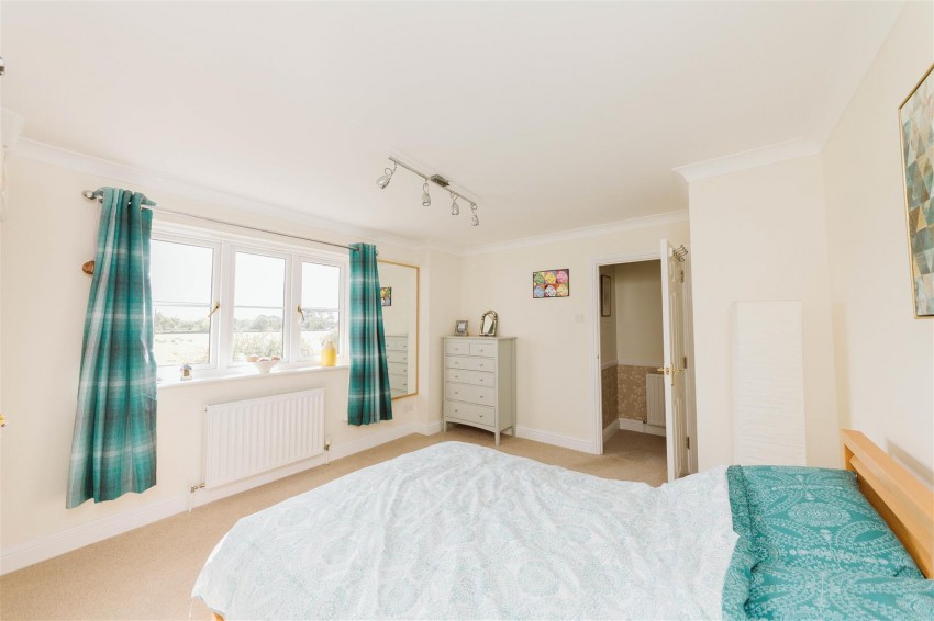 Images for Berwick Close | Easter Compton