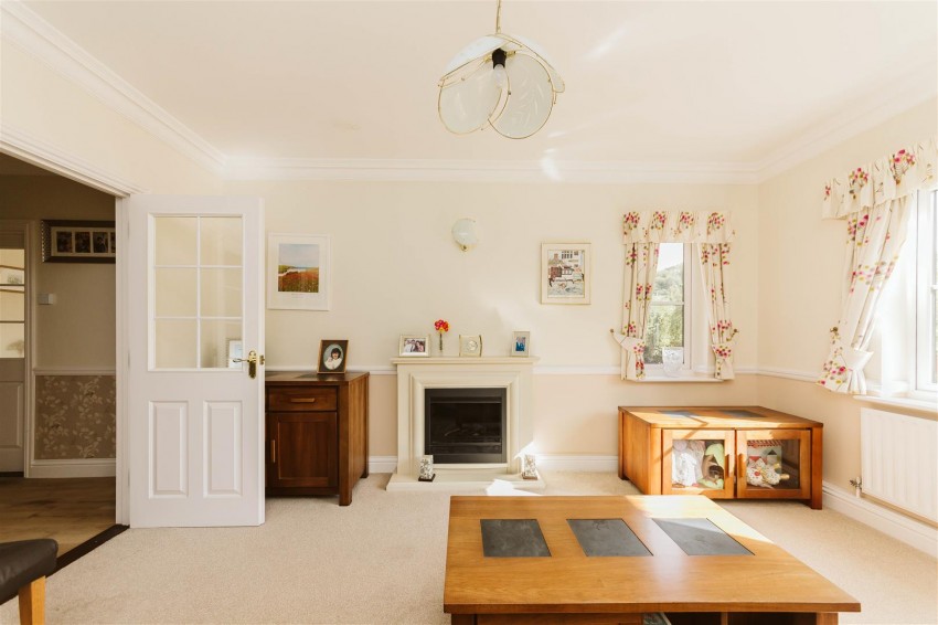 Images for Berwick Close | Easter Compton