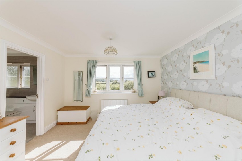 Images for Berwick Close | Easter Compton