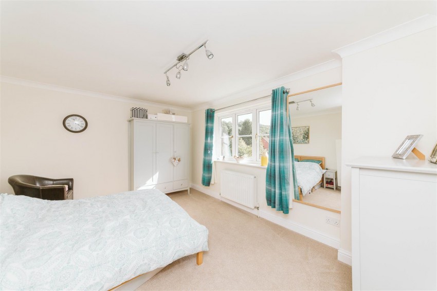 Images for Berwick Close | Easter Compton