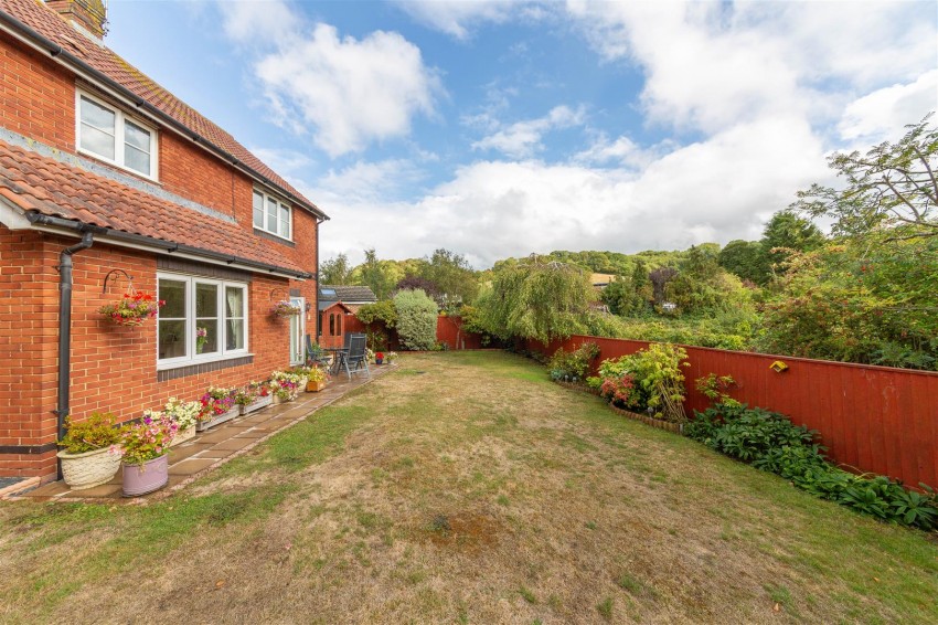 Images for Berwick Close | Easter Compton