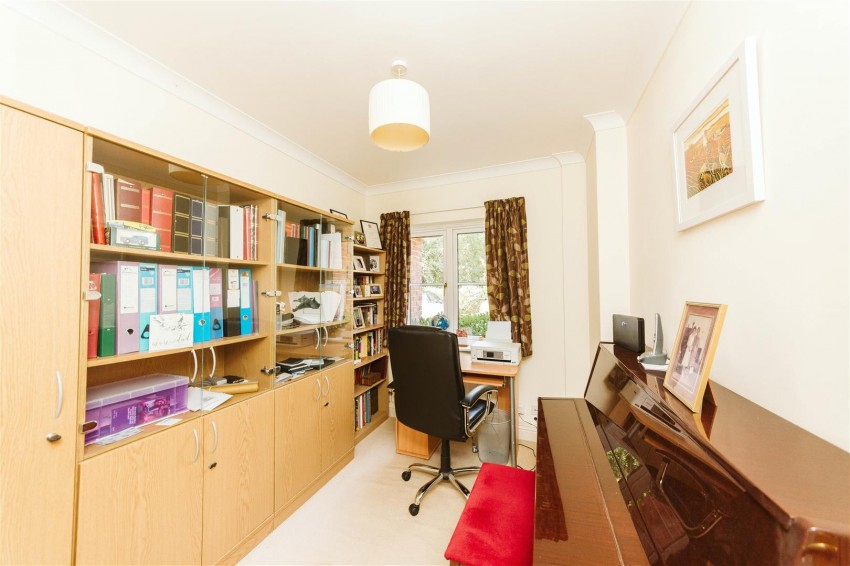 Images for Berwick Close | Easter Compton