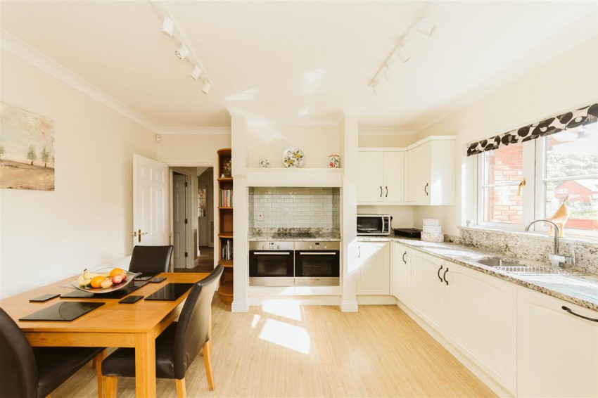 Images for Berwick Close | Easter Compton