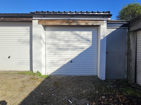 View Full Details for Kensington road, St george