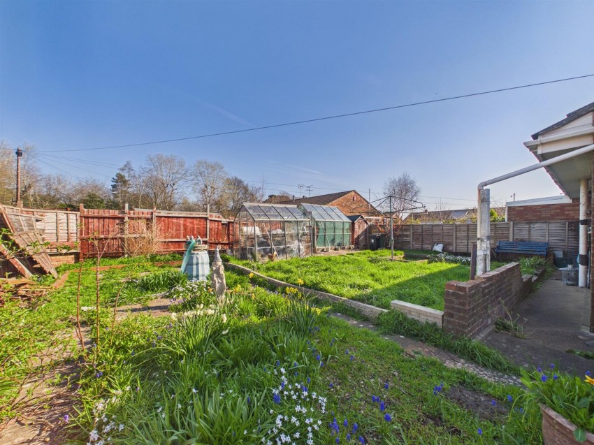 25, Sunningdale, Yate, Bristol, BS37 4HD