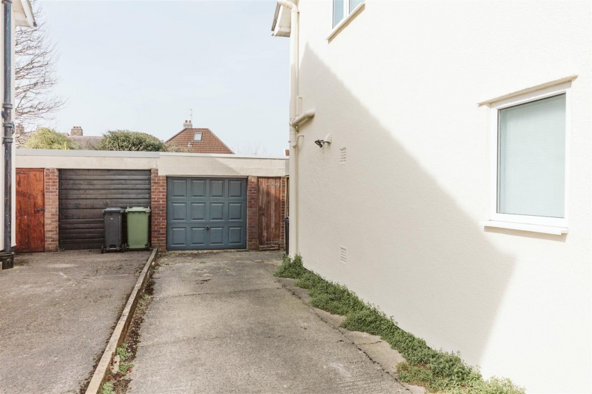 Images for Farne Close | Henleaze