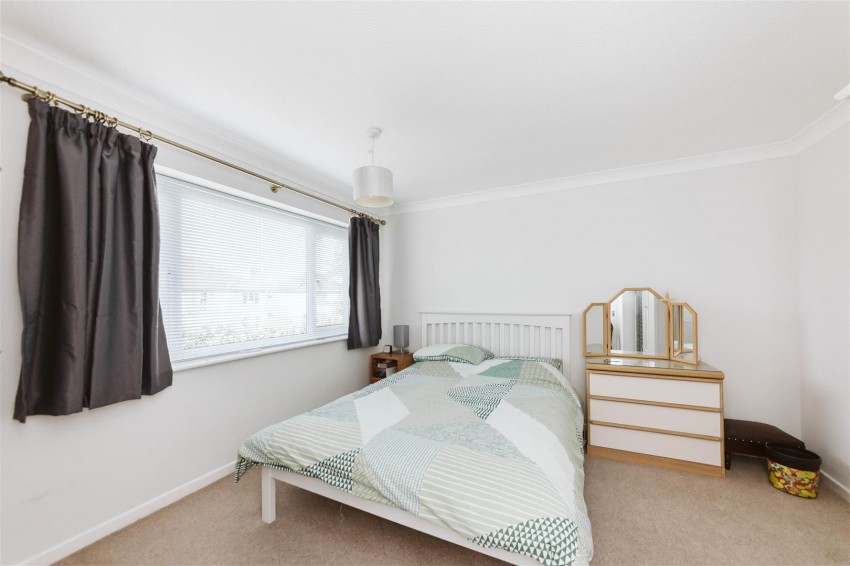 Images for Farne Close | Henleaze