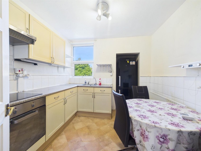 619, Fishponds Road, Fishponds, Bristol, BS16 3BA