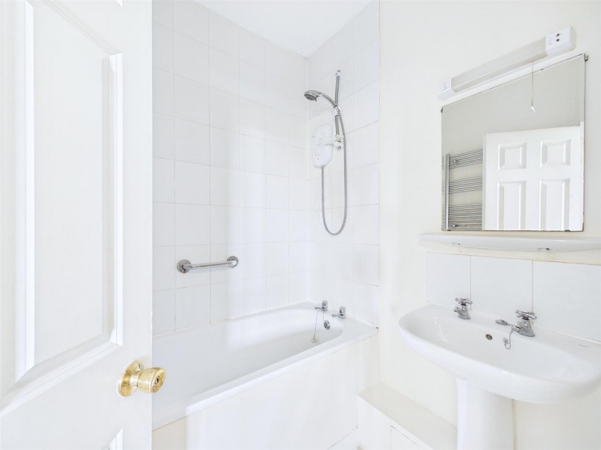Flat 4, 14, Duchess Road, Clifton, Bristol, BS8 2LA