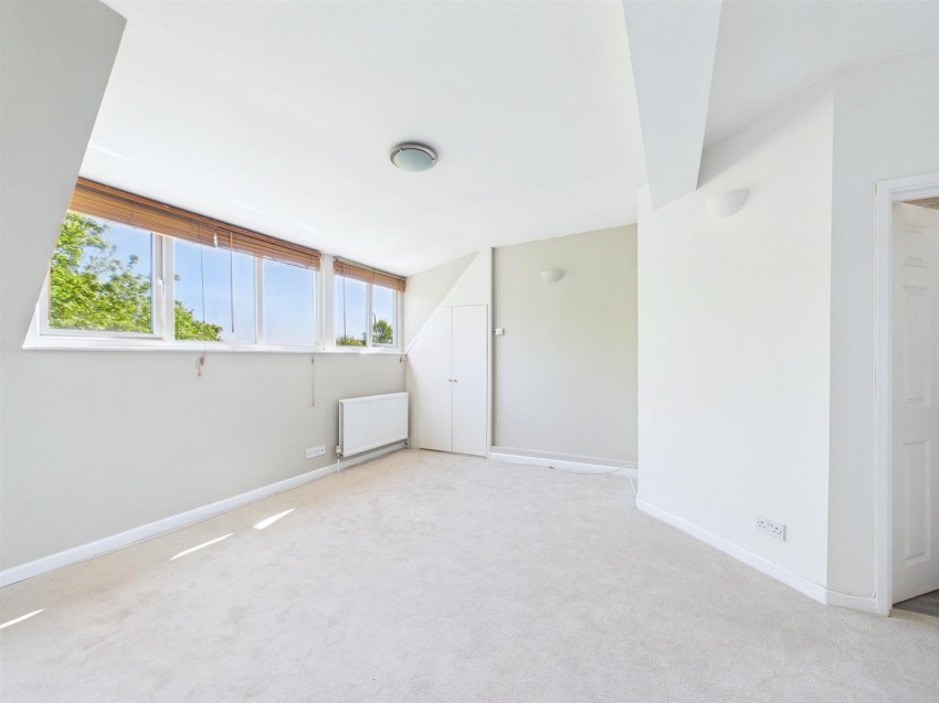 Flat 4, 14, Duchess Road, Clifton, Bristol, BS8 2LA