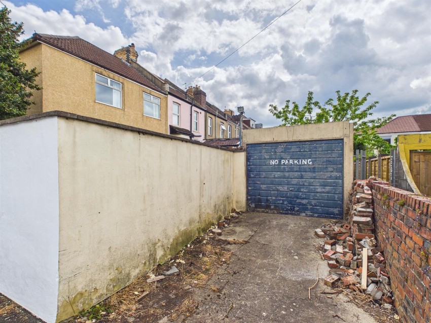 21, Lodore Road, Fishponds, Bristol, BS16 2DH