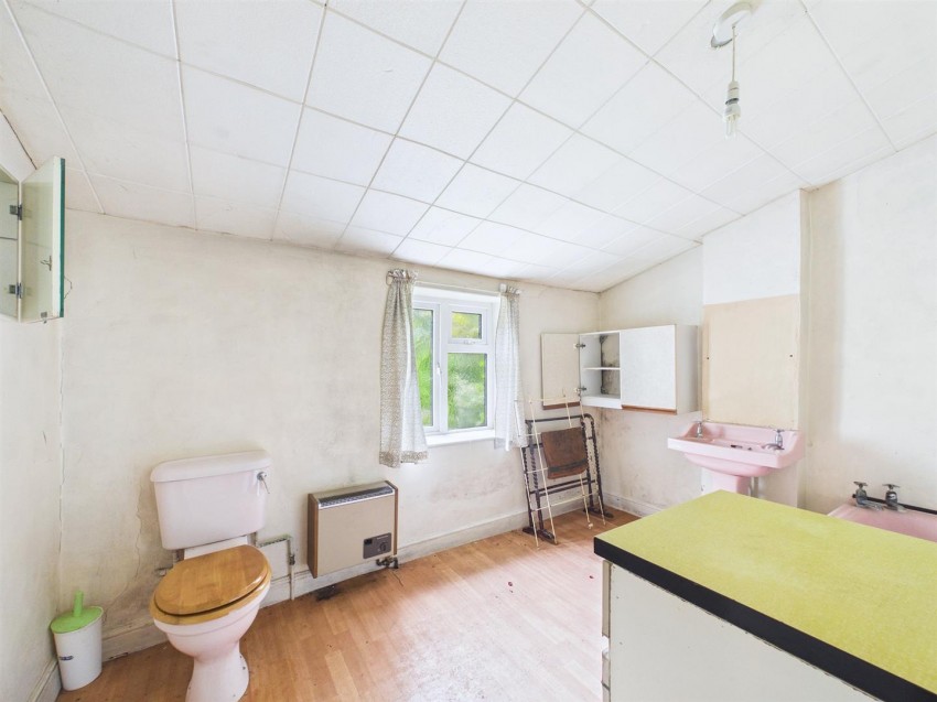 152, Forest Road, Kingswood, Bristol, BS15 8EN