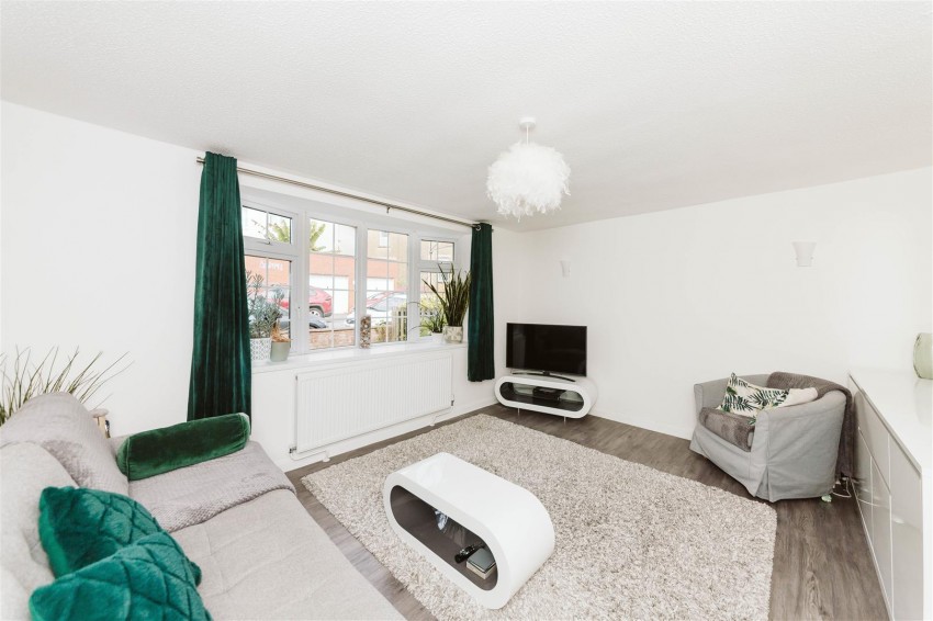 Images for Greendale Road | Redland