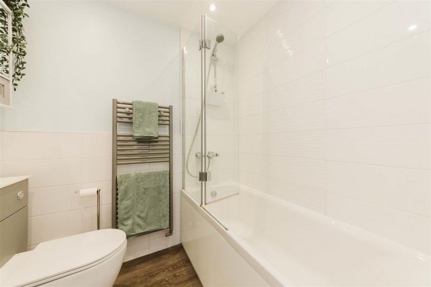 Images for Greendale Road | Redland