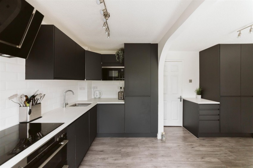 Images for Greendale Road | Redland