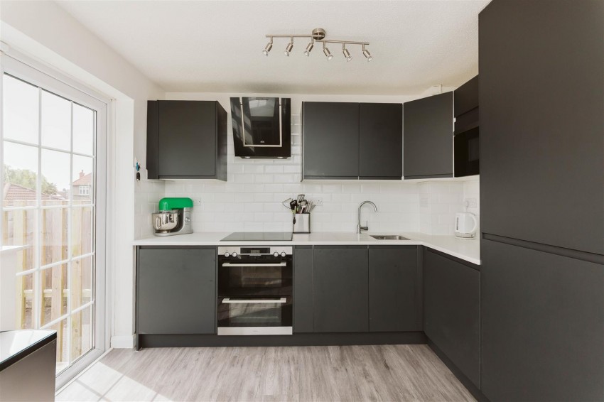 Images for Greendale Road | Redland