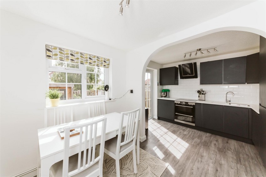 Images for Greendale Road | Redland