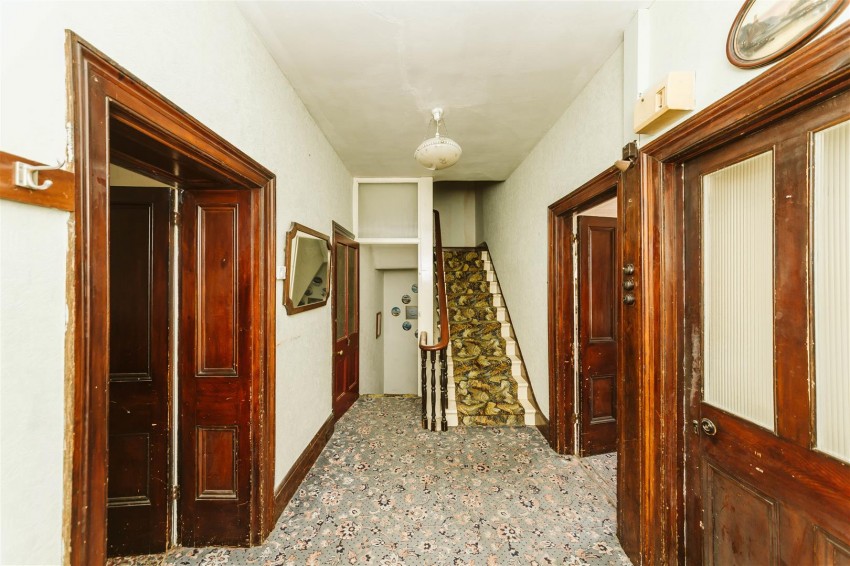 Images for Ashgrove Road | Redland