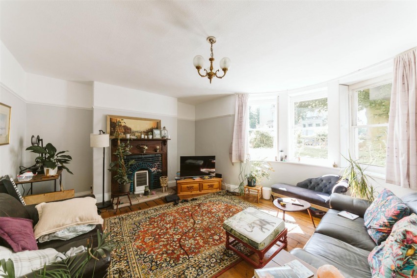 Images for Ashgrove Road | Redland