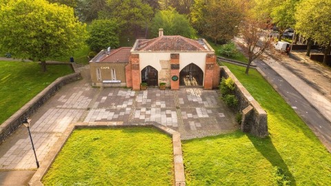 Cafe Premises at Castle Park, Bristol