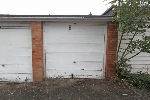 Garage 4, Brockhurst gardens, Kingswood